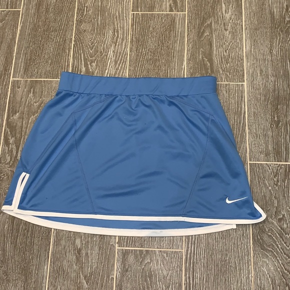 Nike Dresses & Skirts - Nike dri fit skirt women’s size large (a88)